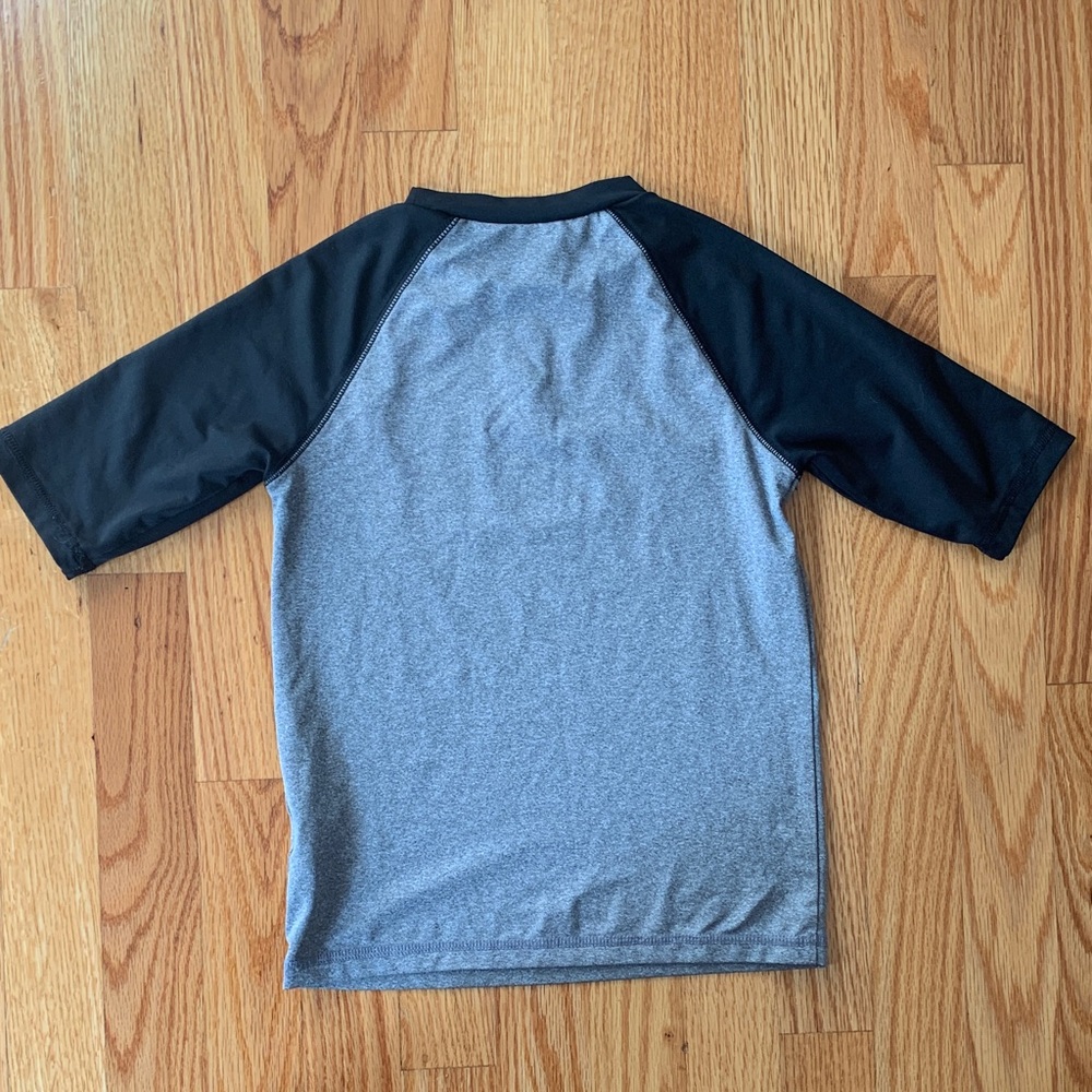 Art Class Rash Guard - size Small (6-7) - Picture 4 of 4